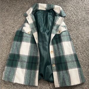 Green & Cream Plaid Button-Front Vest – Cozy Fall Layer